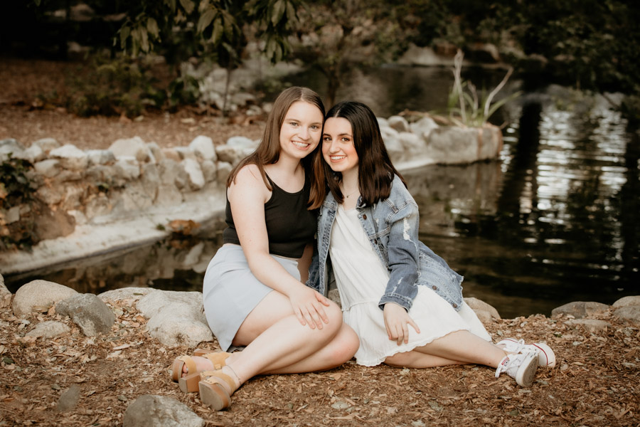 2V7A9065 senior portraits, sisters, teen girls