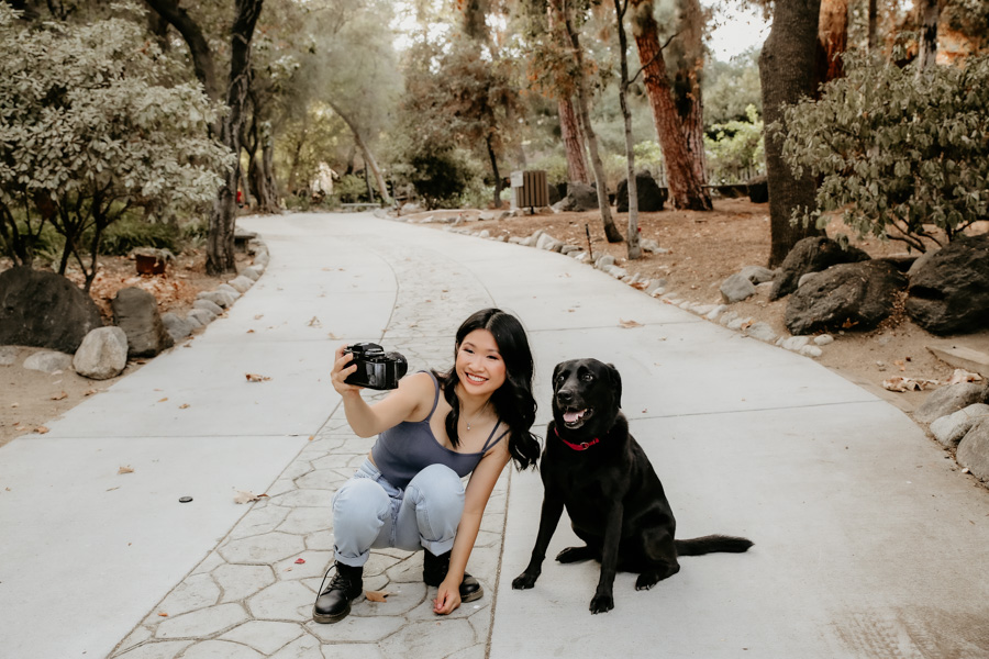 2V7A7017 senior portraits, girl and her dog