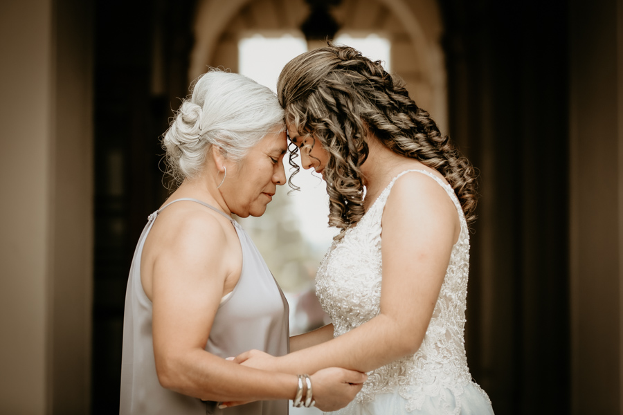 2V7A8399 Quinceañeras, mother daughter