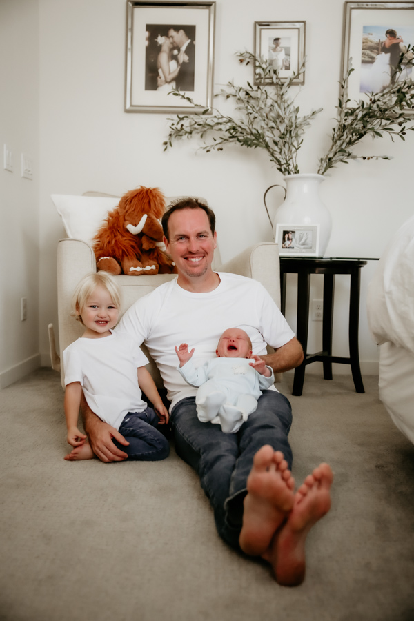 6G4A7727 family portraits, father and sons, newborn