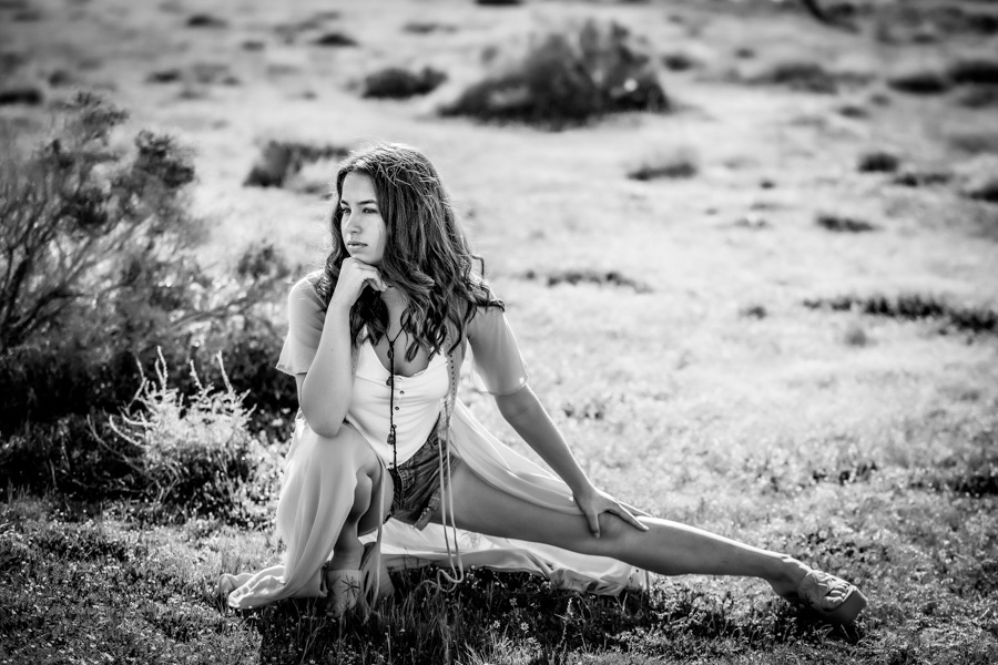 2V7A5783-Edit beautiful girl, high school senior portraits, poppy fields, poppy flowers,