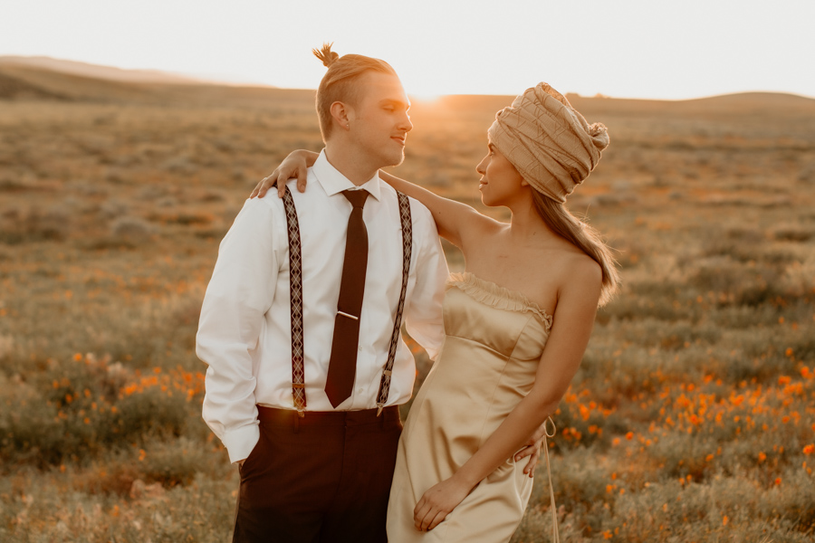 2V7A8606 couples, elopement, poppy fields, golden hour, young love