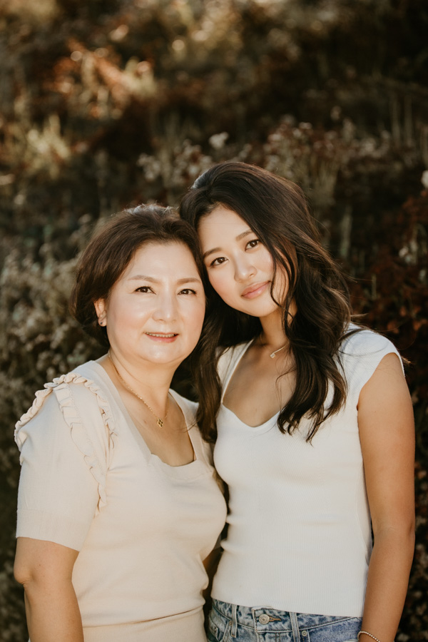 2V7A7843 senior portraits, senior pictures, Valencia photographer, Los Angeles photographer, girl portraits, high school senior portraits, mother and daughter