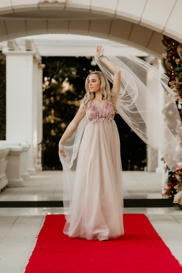 2V7A8569 Senior portraits, fashion inspired, Tournament of Roses House, Old Town Pasadena, Valencia photographer