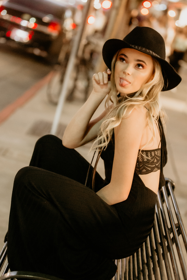 2V7A8820 Senior portraits, fashion inspired, Tournament of Roses House, Old Town Pasadena, Valencia photographer