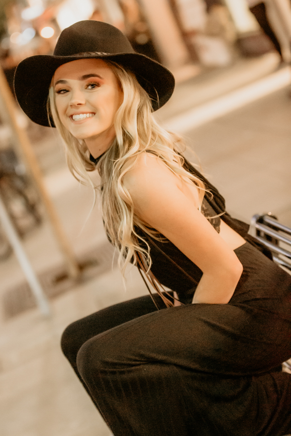 2V7A8823 Senior portraits, fashion inspired, Tournament of Roses House, Old Town Pasadena, Valencia photographer