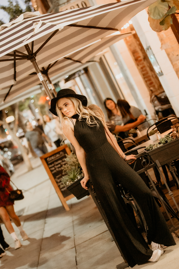 2V7A8843 Senior portraits, fashion inspired, Tournament of Roses House, Old Town Pasadena, Valencia photographer