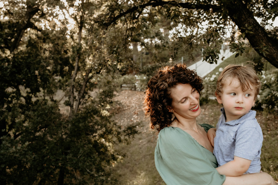2V7A9720 Family portraits, outdoor lifestyle photography, golden hour, valencia photographer, mother and son