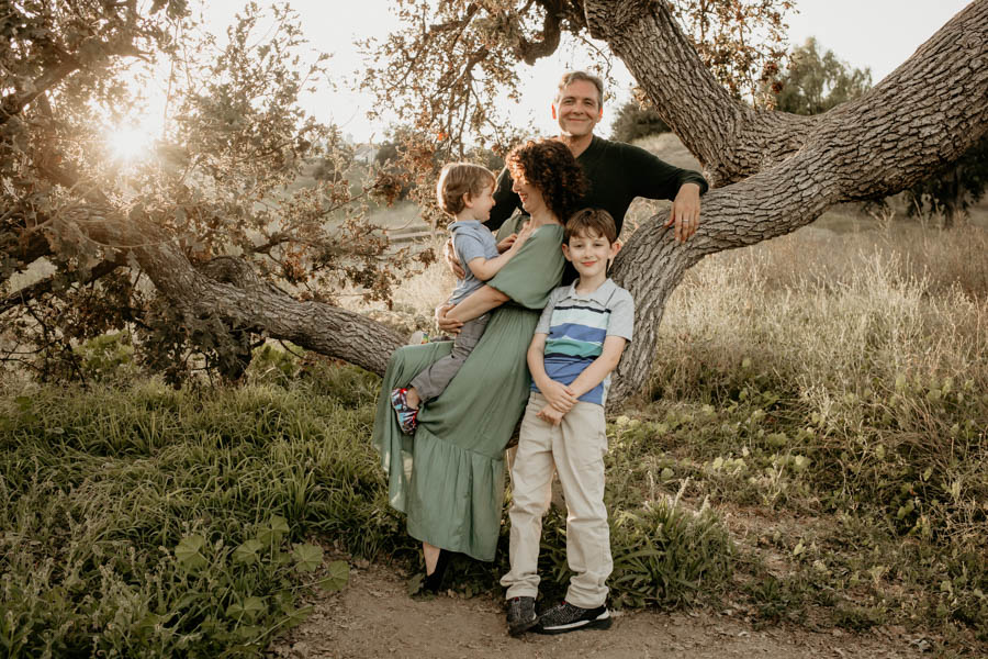 2V7A9855 Family portraits, outdoor lifestyle photography, golden hour, Valencia photographer