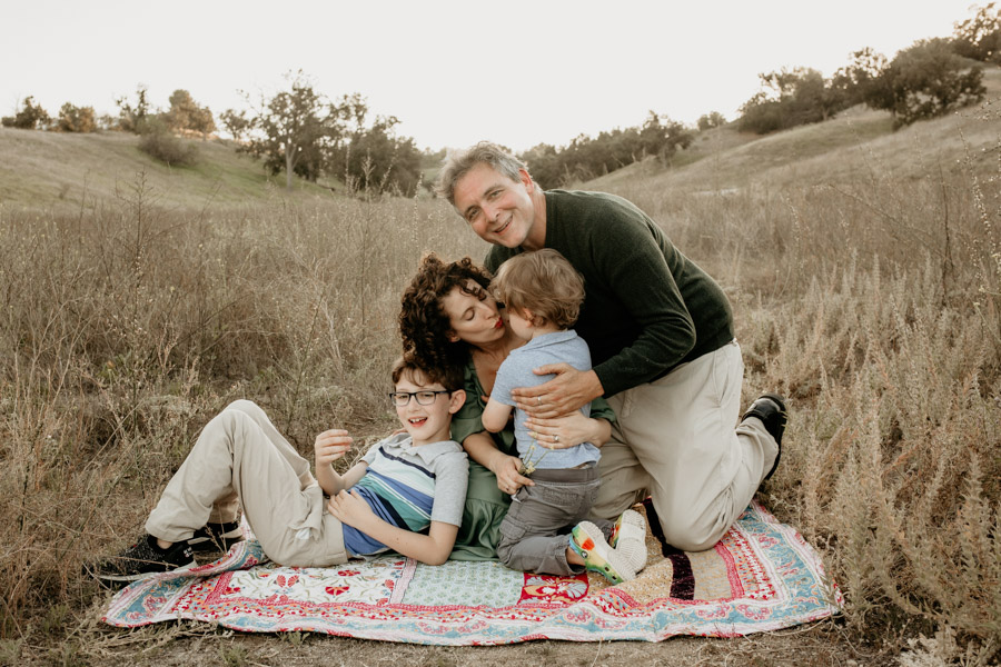 2V7A9909 Family portraits, outdoor lifestyle photography, golden hour, Valencia photographer