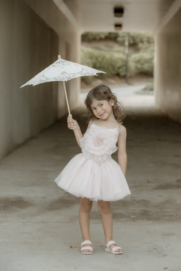 2V7A7585 Family portraits, Valencia photographer, lifestyle natural light photography, girl