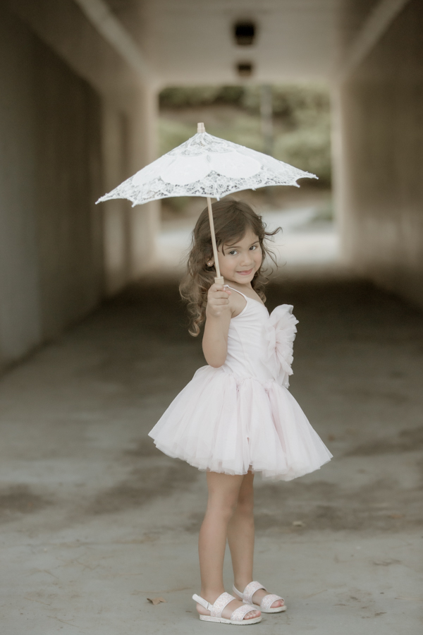 2V7A7586 Family portraits, Valencia photographer, lifestyle natural light photography, child photography, little girl