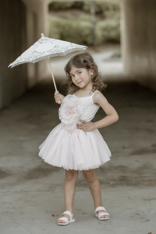 2V7A7587 Family portraits, Valencia photographer, lifestyle natural light photography, girl