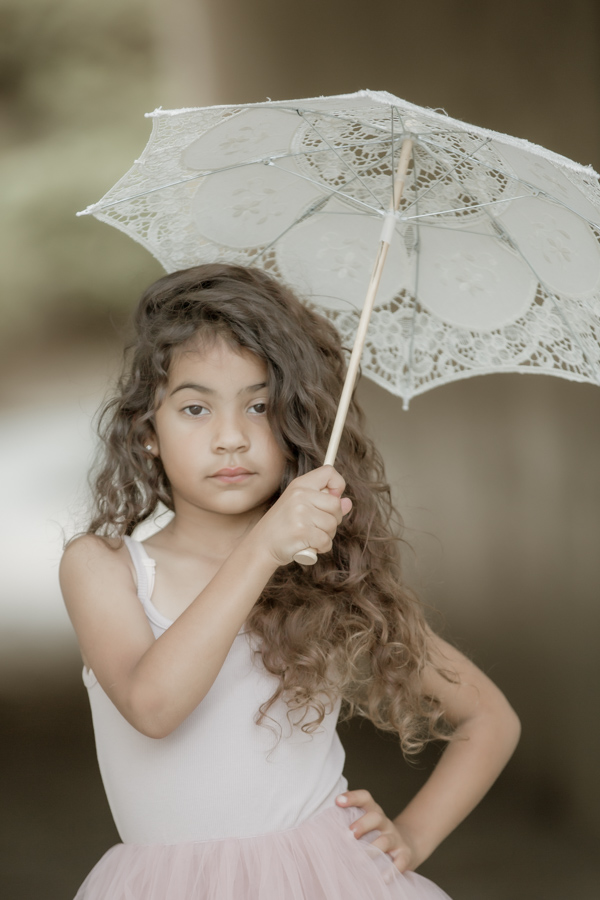 2V7A7592 Family portraits, Valencia photographer, lifestyle natural light photography, girl