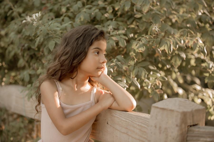 2V7A7618 Family portraits, Valencia photographer, lifestyle natural light photography, young girl