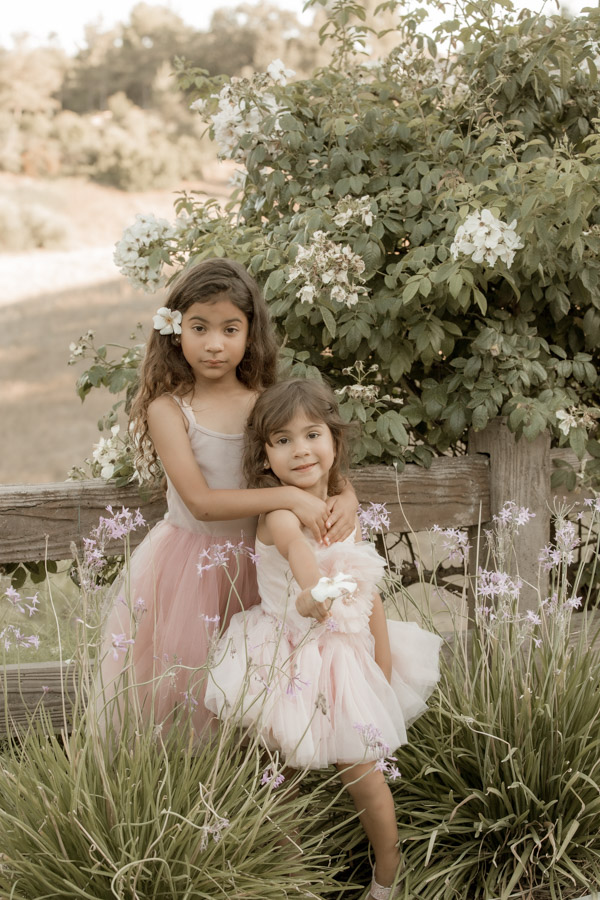 2V7A7632 Family portraits, Valencia photographer, lifestyle natural light photography, sisters