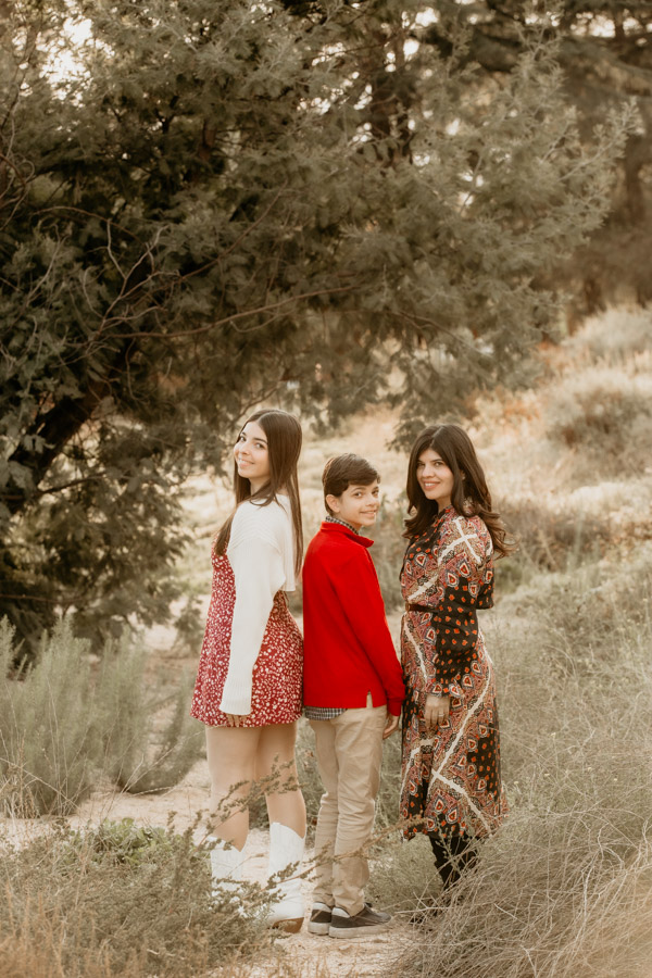 2V7A0110 Family portraits, mother and children, Valencia photographer,