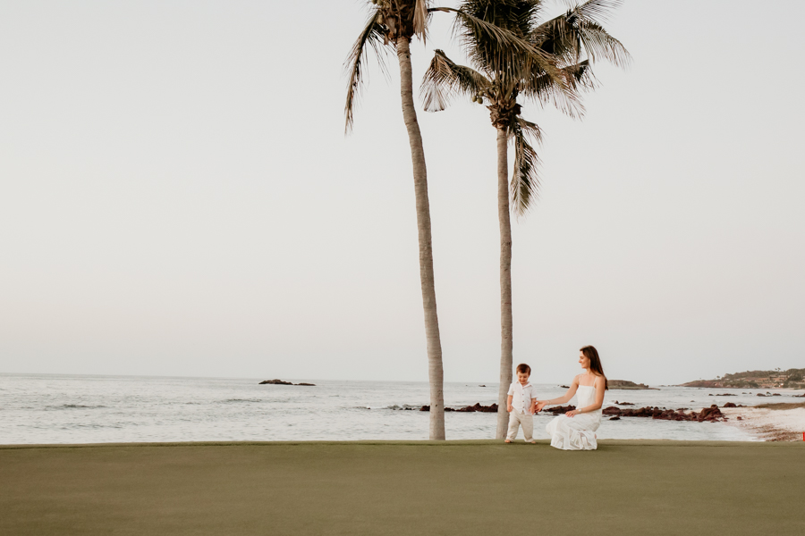 2V7A2286 Family portrait session, mother and son, golden hour
