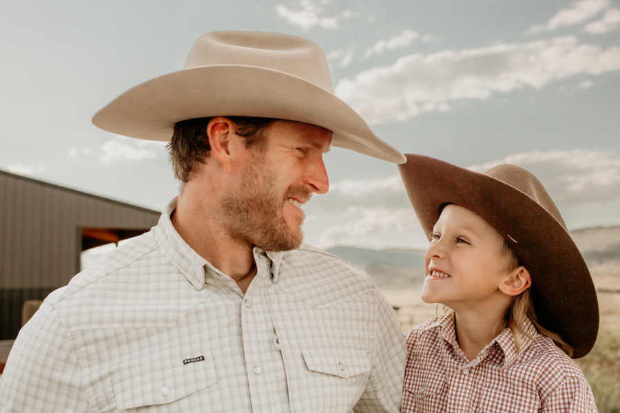 6G4A3212 Lifestyle father and son portrait