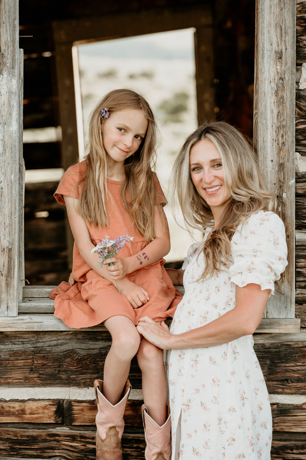 6G4A3366 Mother and daughter lifestyle portrait