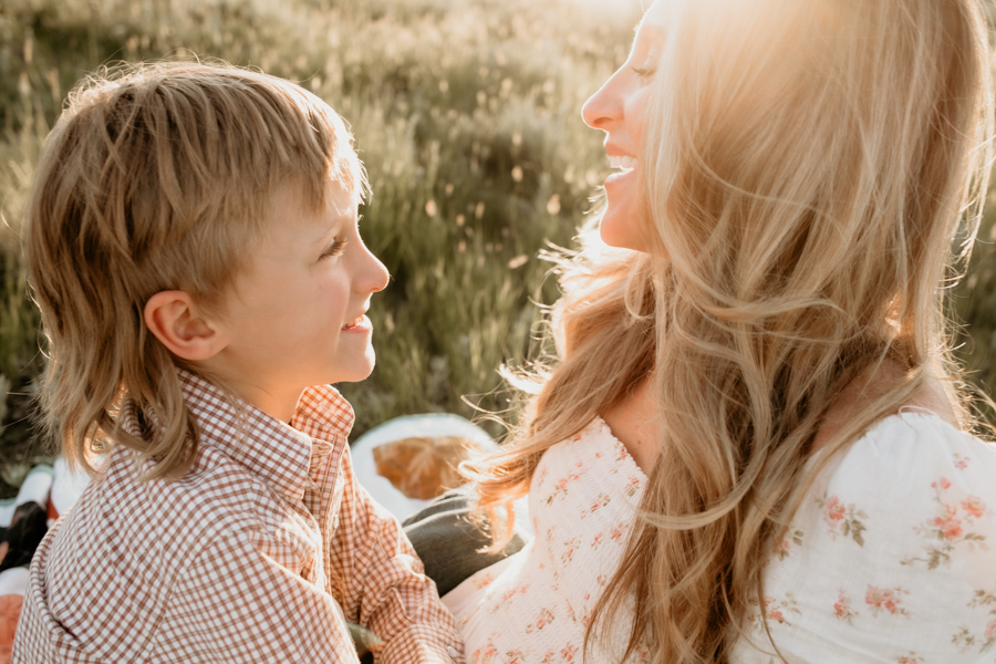 6G4A3523 Lifestyle mother and son portrait