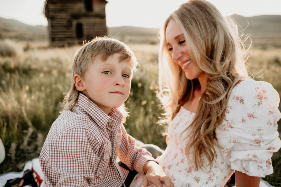6G4A3528 Lifestyle mother and son in a field portrait