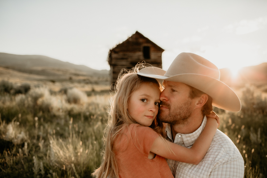 6G4A3564 Lifestyle father and daughter portrait