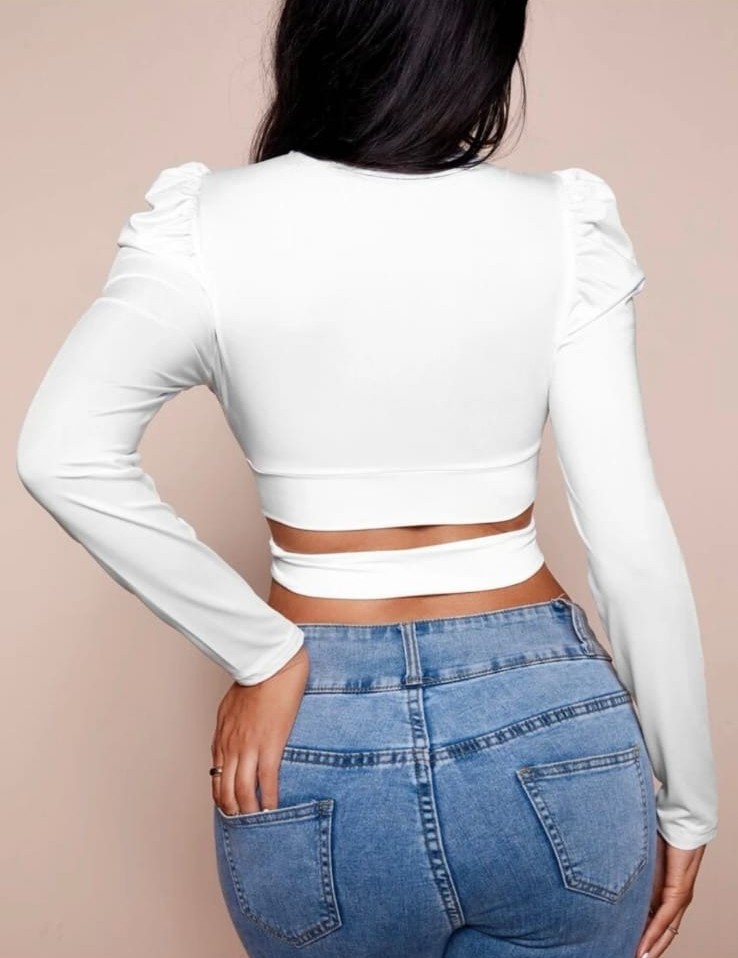 Cropped Feminino Com Gola e Detalhe Cruzado Manga Longa - Imagem 2