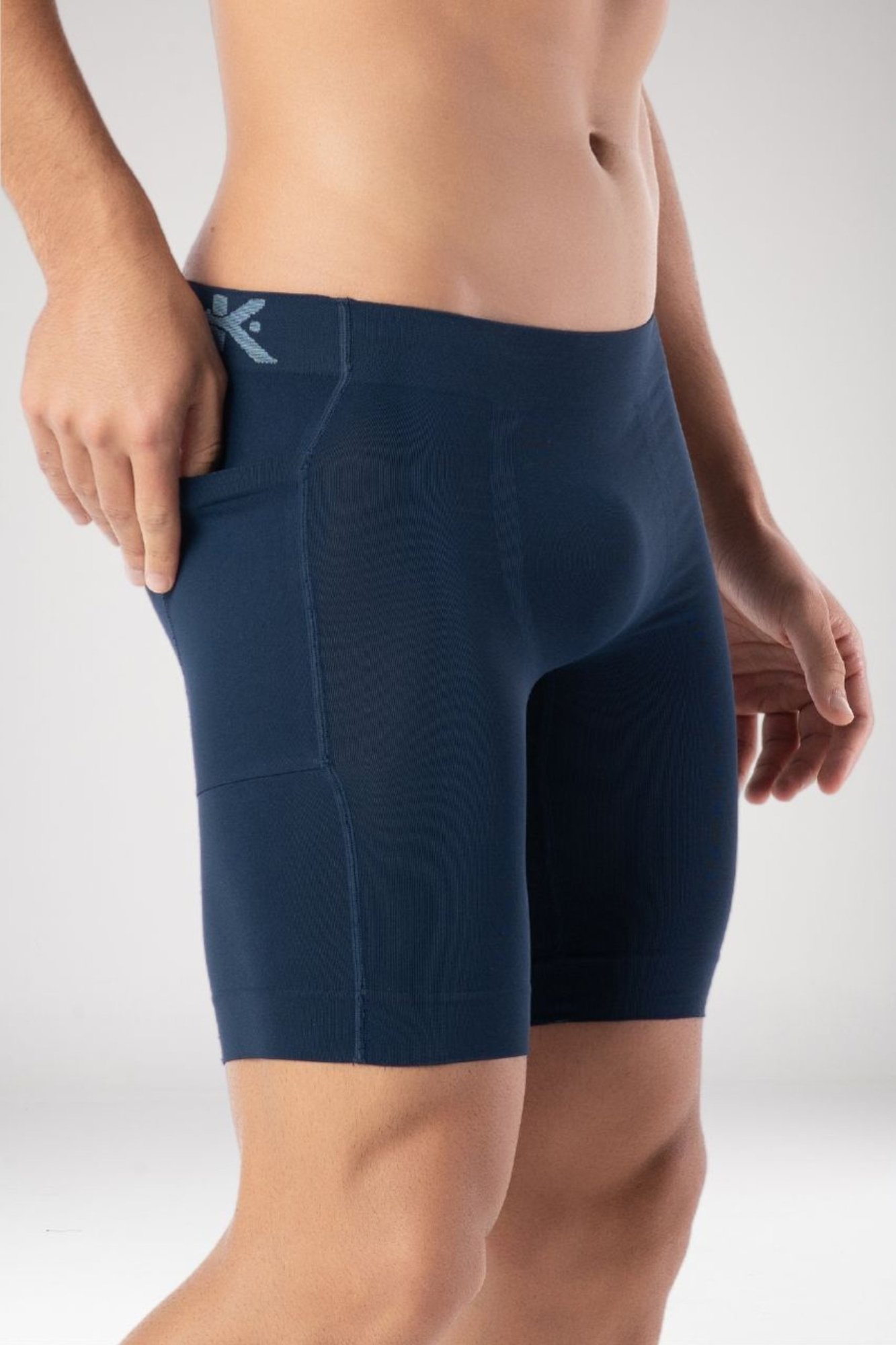 Bermuda Térmica Compressão Anti Assadura C/ Bolso Esportiva - Imagem 2