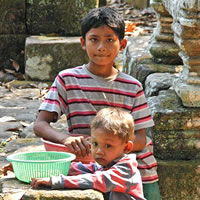 Passports With Purpose - travel bloggers helping others