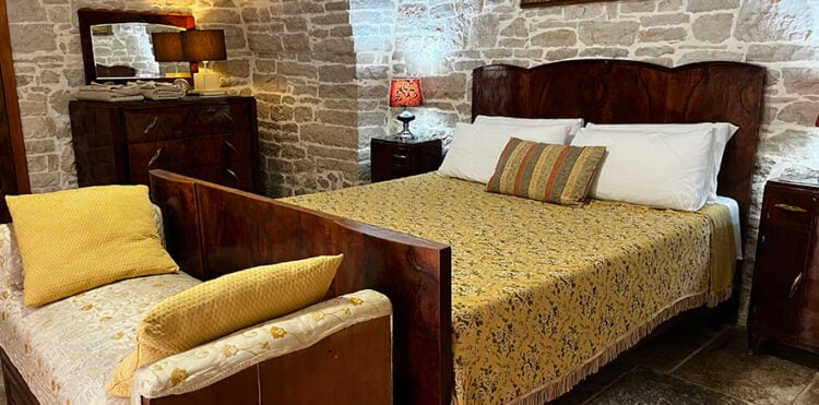 Villa Cappelli Courtyard Room 3