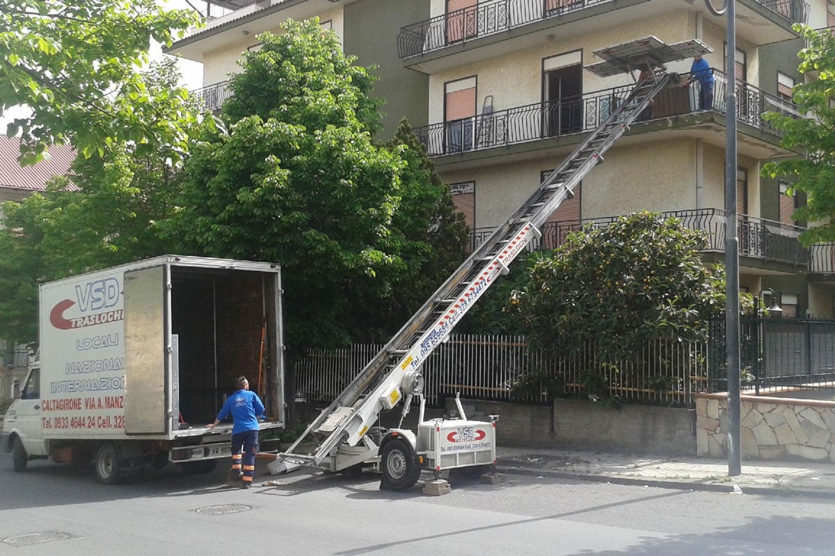 noleggio autoscale per traslochi a Catania