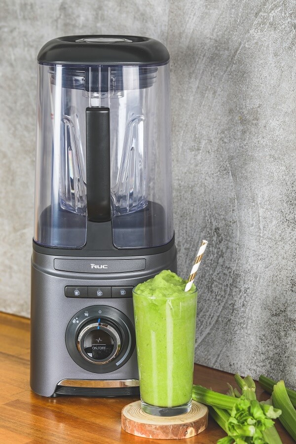 Blender KUVINGS SV-400 srebrny na stole