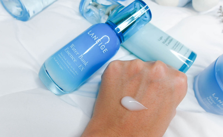 Serum dưỡng ẩm và làm trắng da Laneige Water Bank Essence Ex