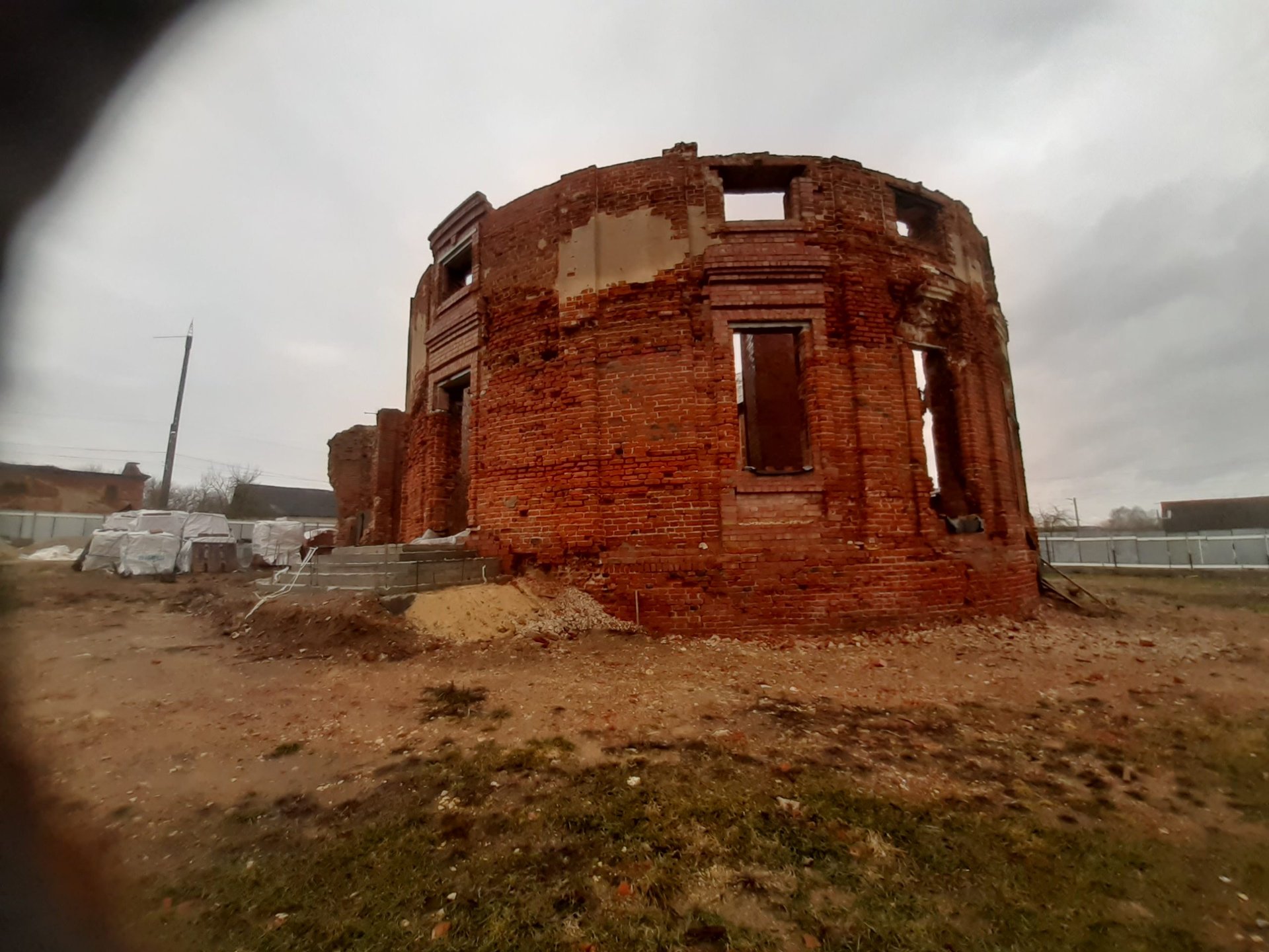 В храм Крестовоздвижения в п. Ленинский доставили утварь