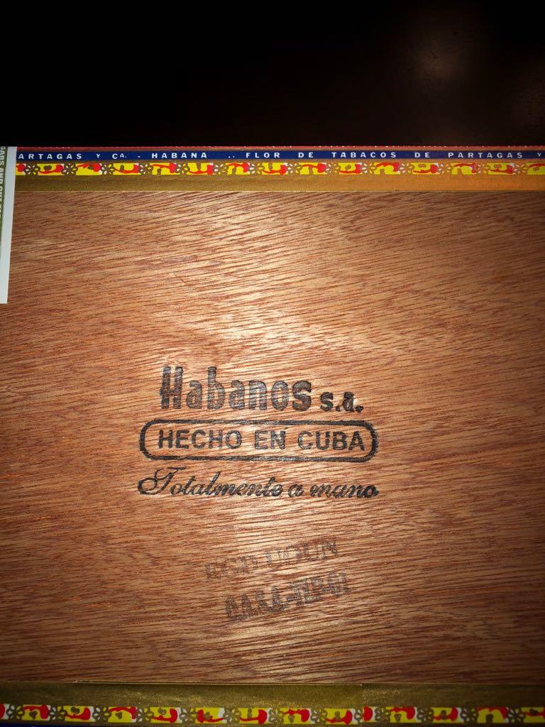 Box of Partagas Piramide Limited Edition 2000 - Image 3