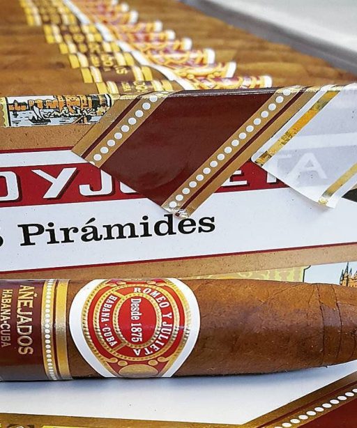 Romeo y Julieta Pirámides Añejados 3 The Best Cuban Cigars