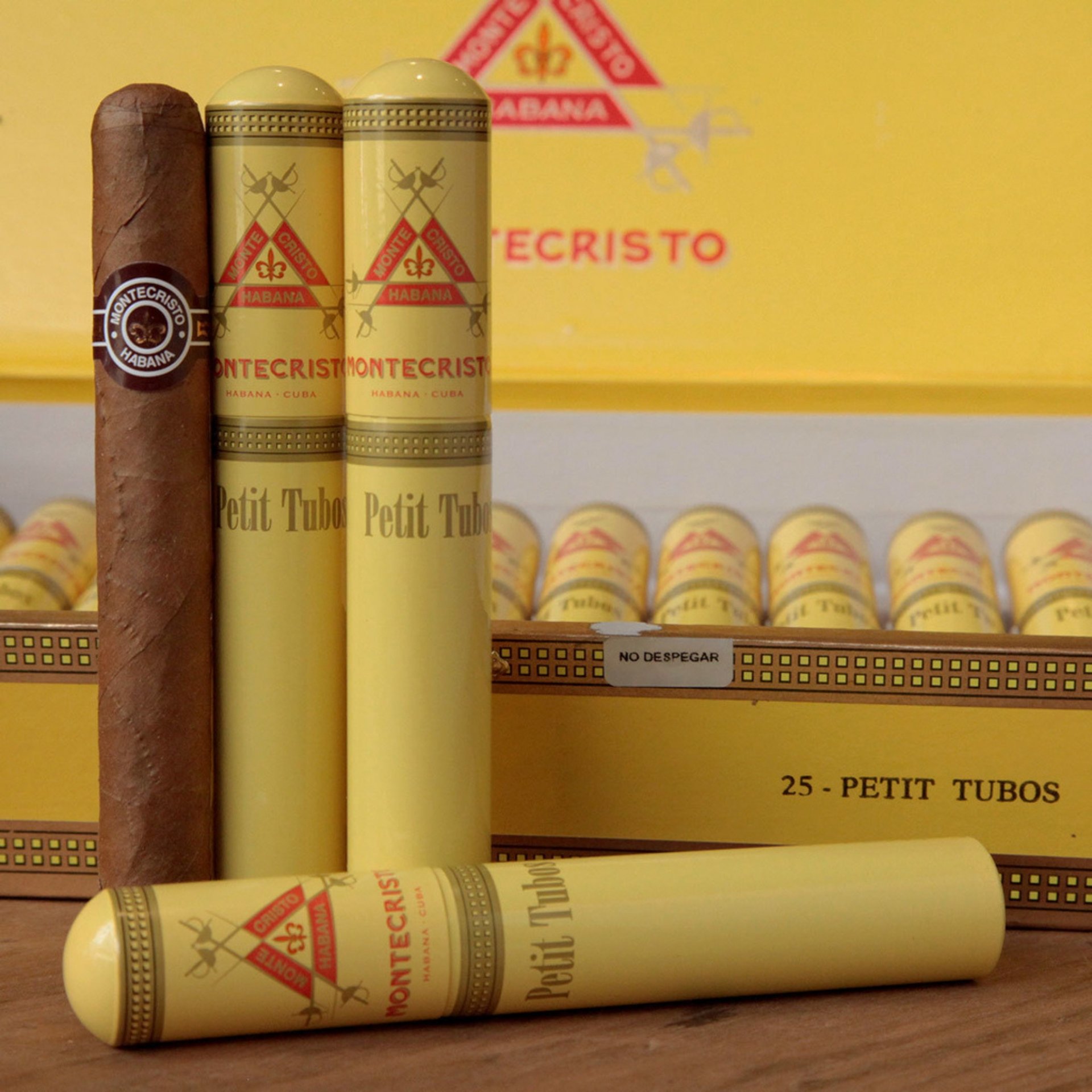 Montecristo Petite Edmundo Tubos (25) 4 Montecristo Petite Edmundo Tubos (25) - Image 4
