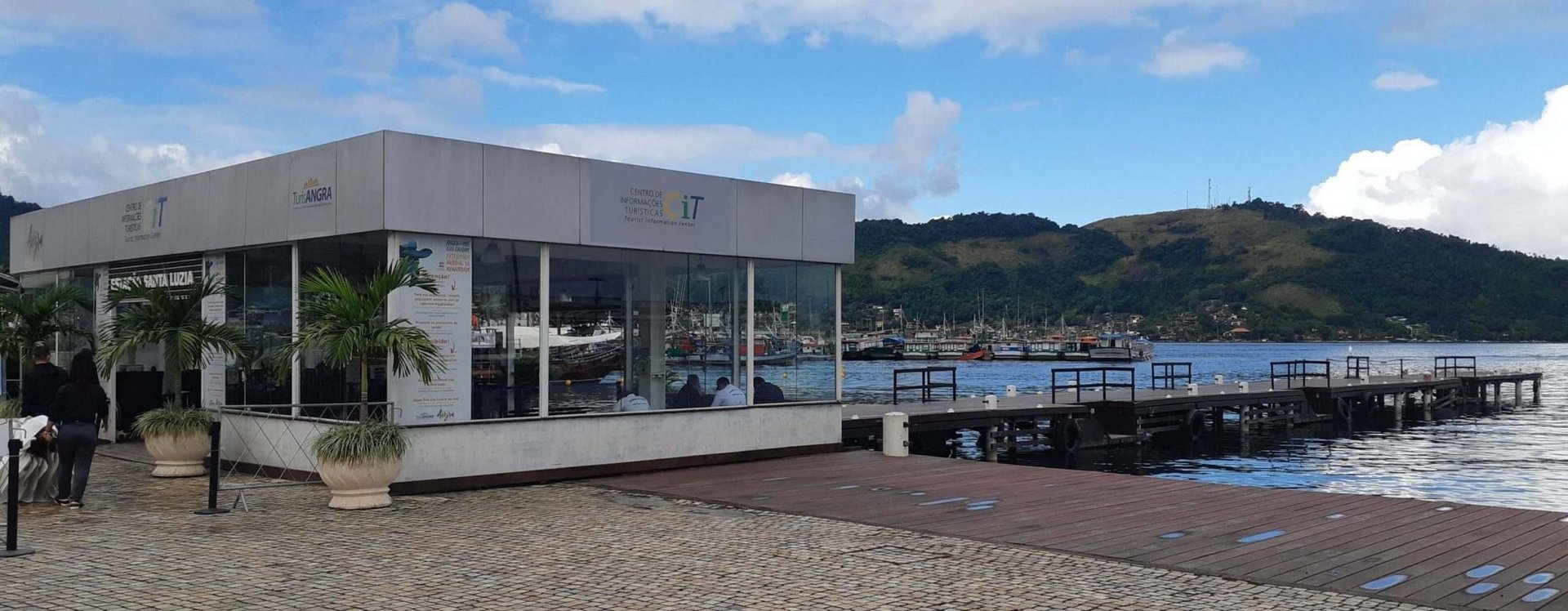 ponto de ônibus cais de Santa Luzia