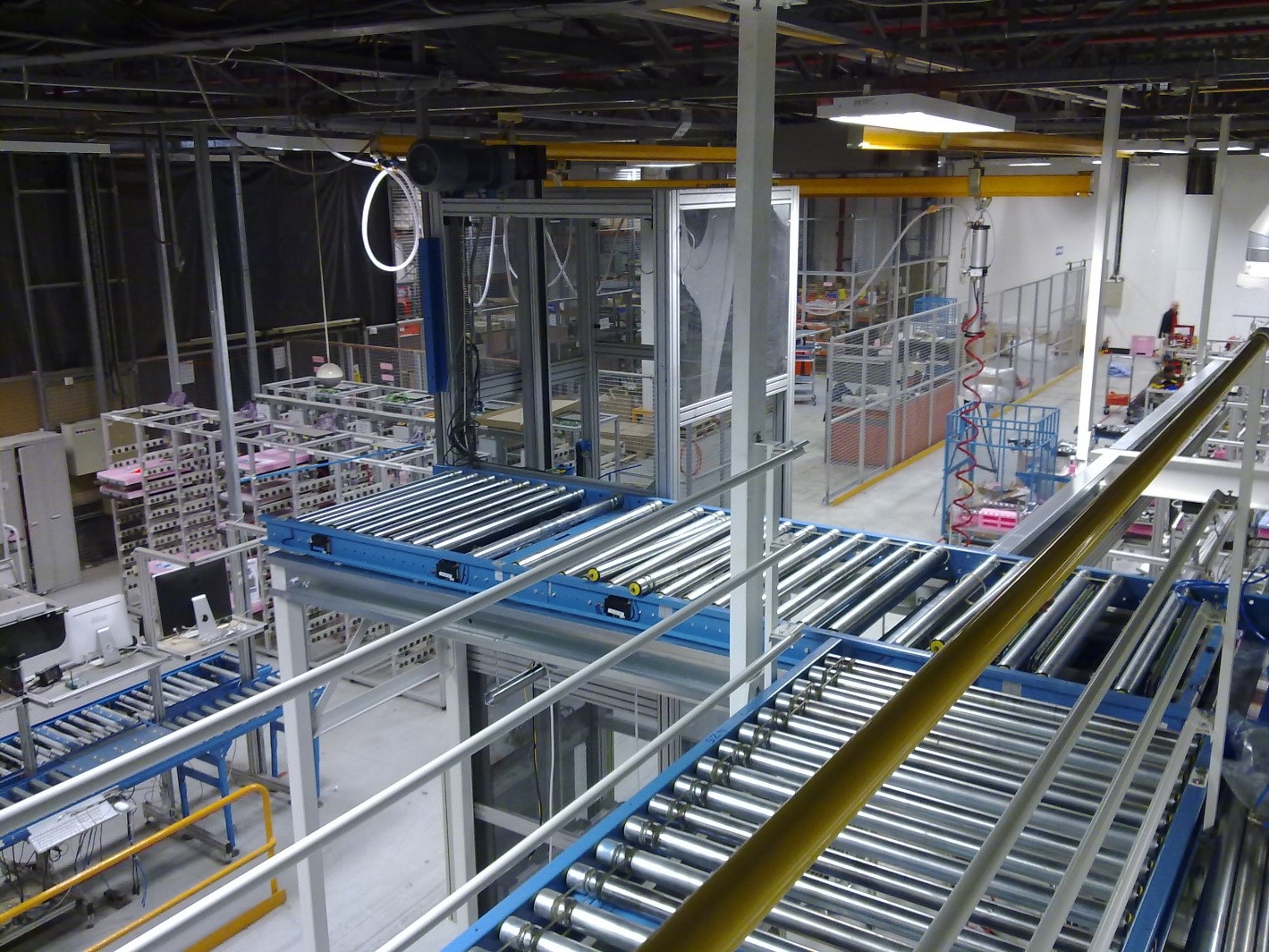 Assembly of a roller conveyor system Assembly of a roller conveyor system