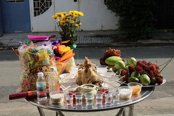 mâm cúng cô hồn